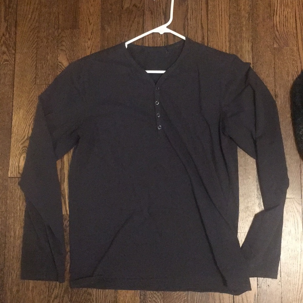 Dark Grey Long sleeve. Low collar.